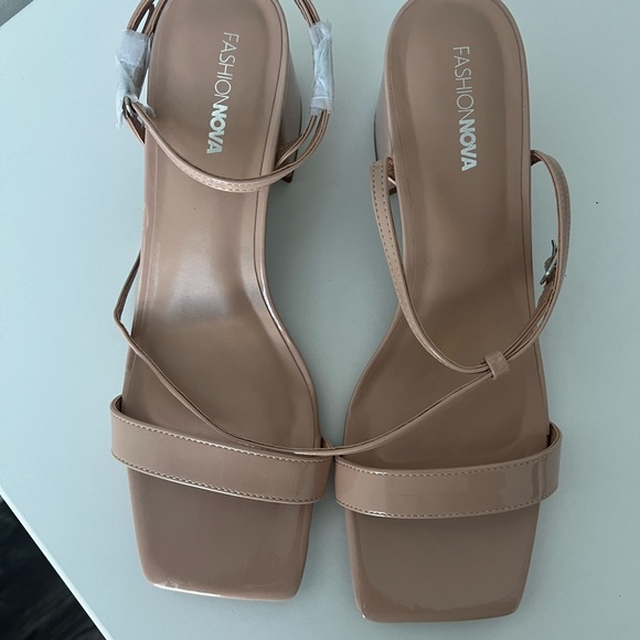 Fashion Nova Tan Heels with Cross-Strap Design - Picture 2 of 4